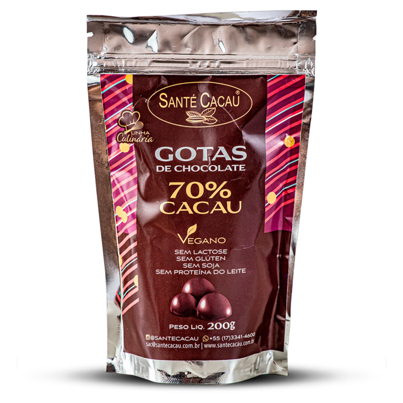 Gotas de chocolate 70% cacau (200g) Descrição Completa: Para quem prefere o perfil amargo, essas gotas 70% cacau são ideais em sobremesas e preparações gourmet. Kosher, veganas, sem lactose, sem proteína do leite, sem glúten e sem soja, agregam robustez ao sabor final. Ingredientes: Massa de cacau, manteiga de cacau e açúcar orgânico. ALÉRGICOS: Pode conter banana passa, uva passa, damasco, castanha-do-pará, castanha de caju, avelã e pistache. Não contém lactose, proteína do leite, glúten e soja.